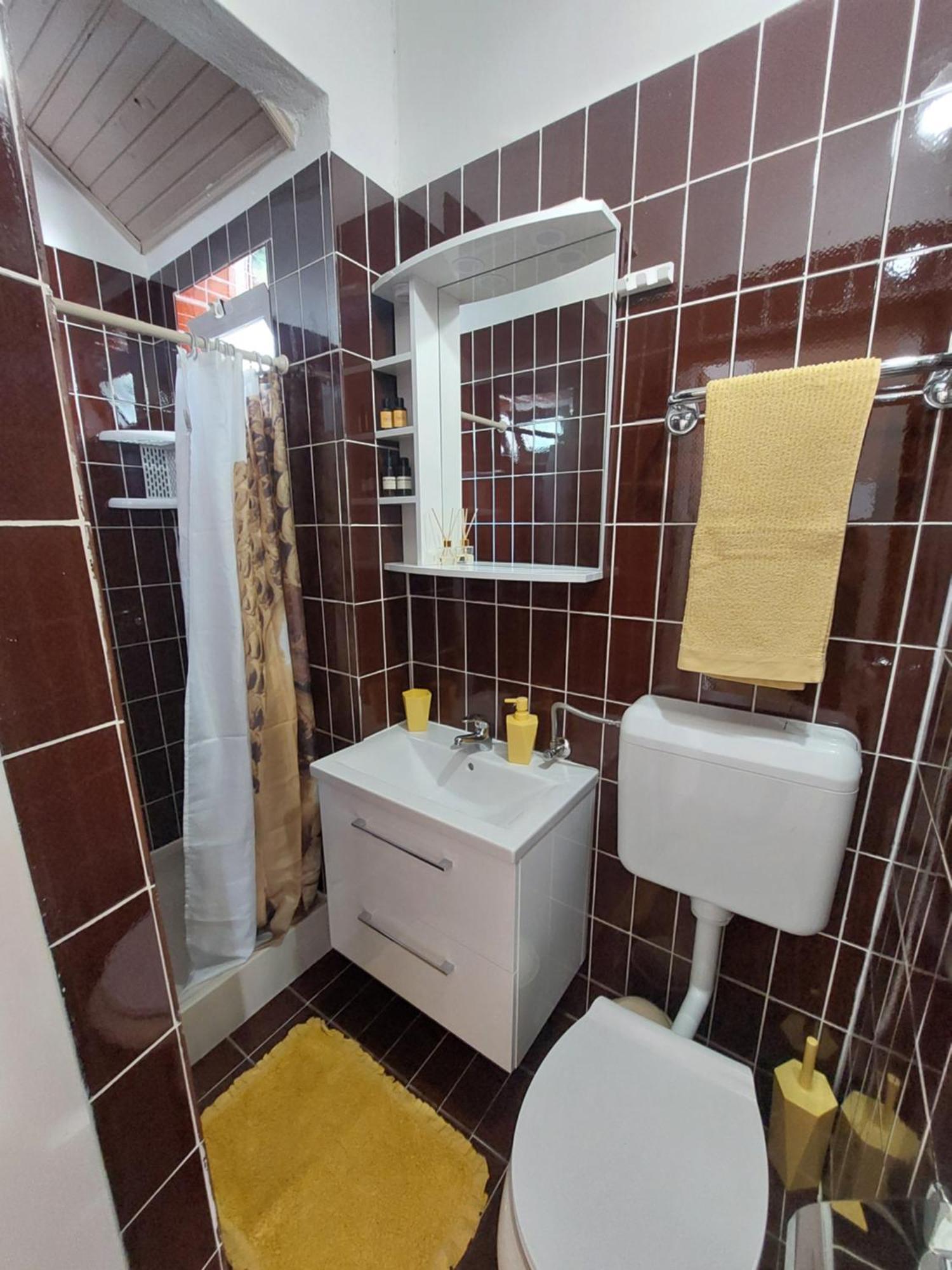 Tonci Apartment Rab Town