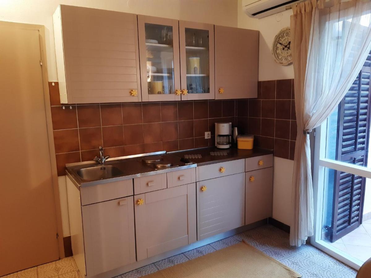 Tonci Apartament Rab Town